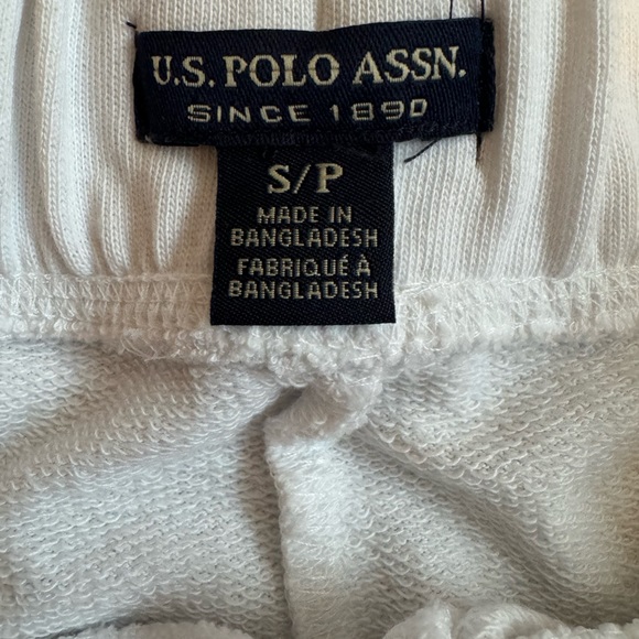 Canada Shorts 🇨🇦 - Picture 4 of 6